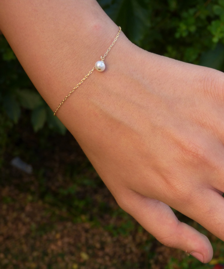 Tiny Pearl Bracelet